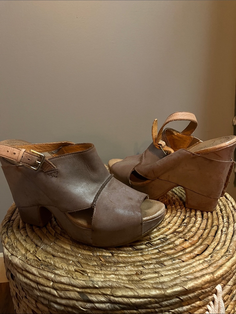 Naya Rose Peep-Toe Leather Platform Sandals